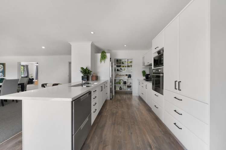 1518 Great South Road_5