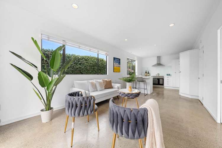 16b Seccombes Road Epsom_5