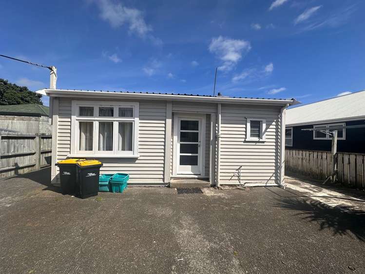 44 Park Road Miramar_2