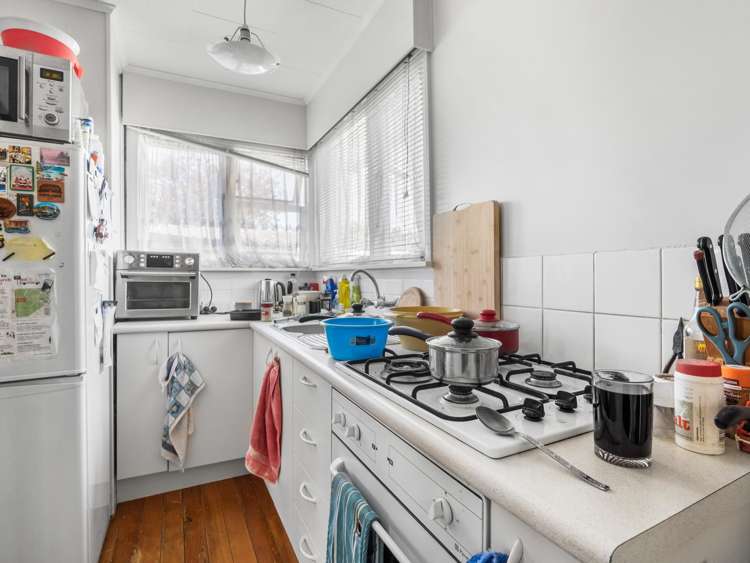 6 Robin Street Burwood_26