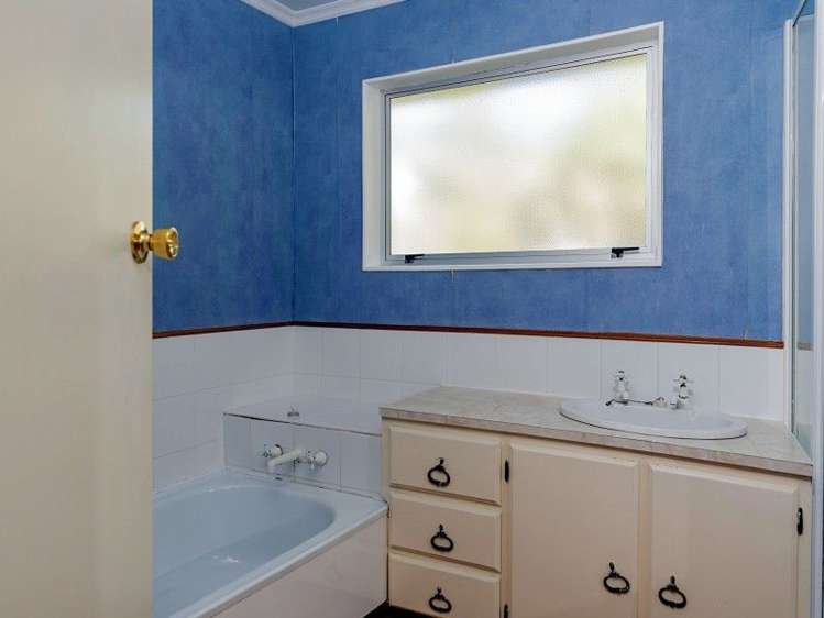 44 Churchill Avenue Richmond_11