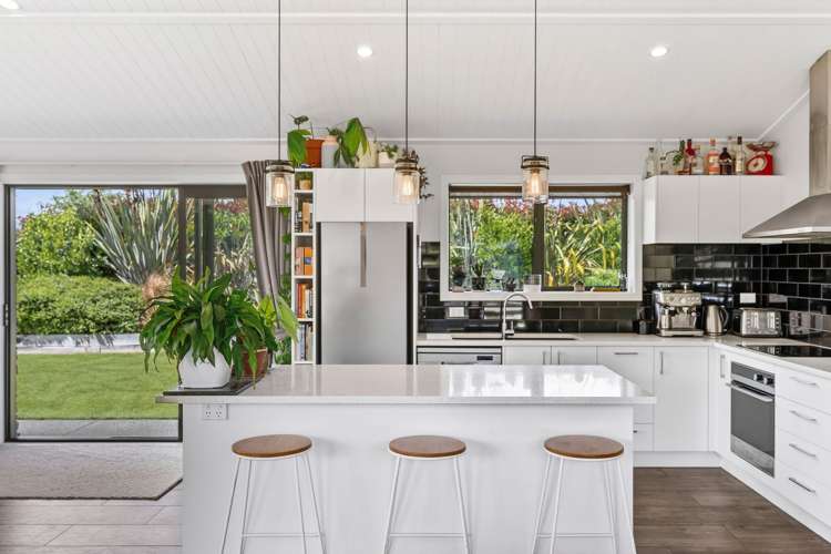 25 Finch Street Albert Town_8