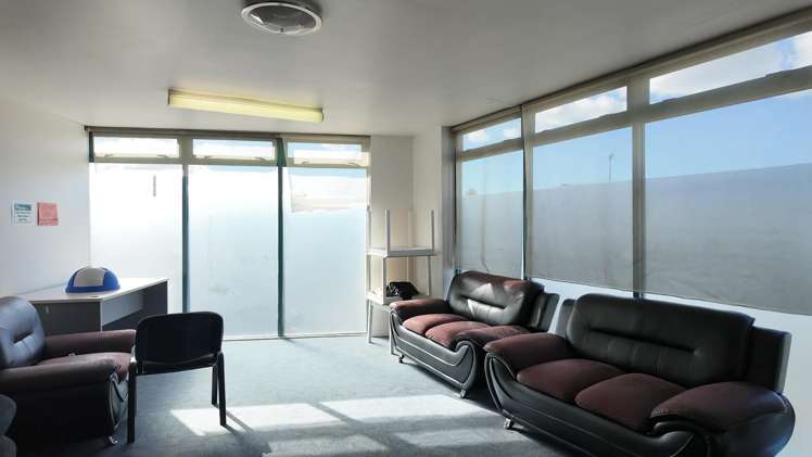4/4 Freeman Way Manukau_11