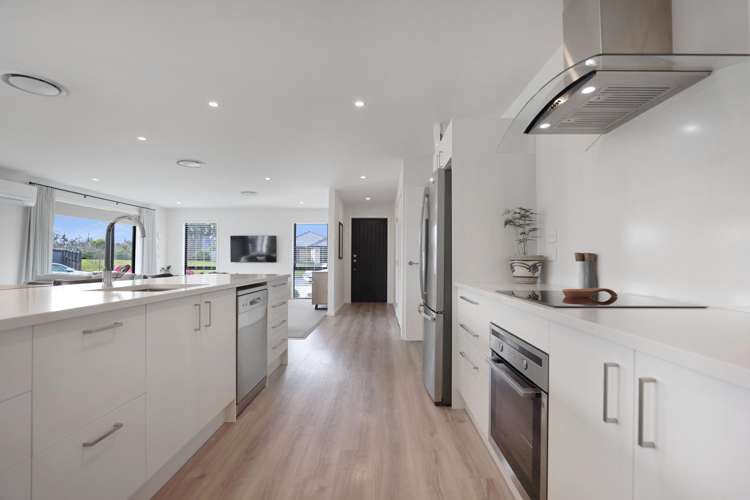 6 Redhaven Rise Netherby_5