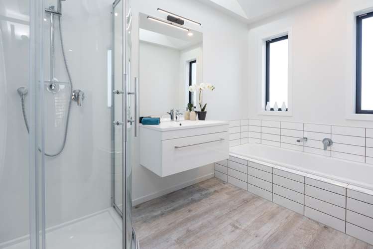 14 Spitfire Drive Burleigh_13