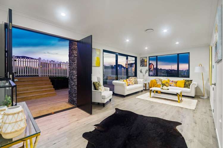 1 Woodacre Street Flat Bush_1