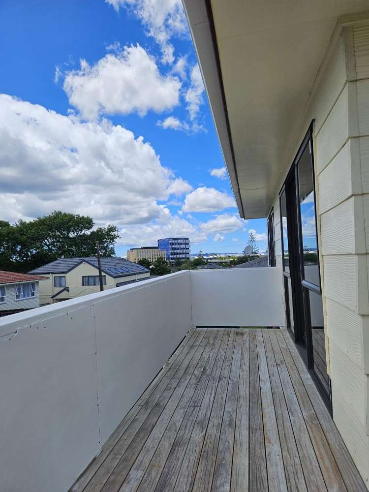 8B Rayma Place 1816_1