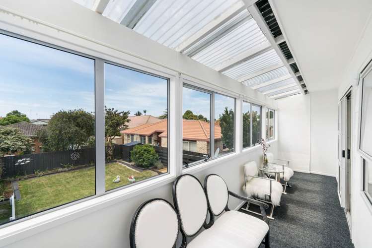 1/33 Hedge Row Sunnyhills_17