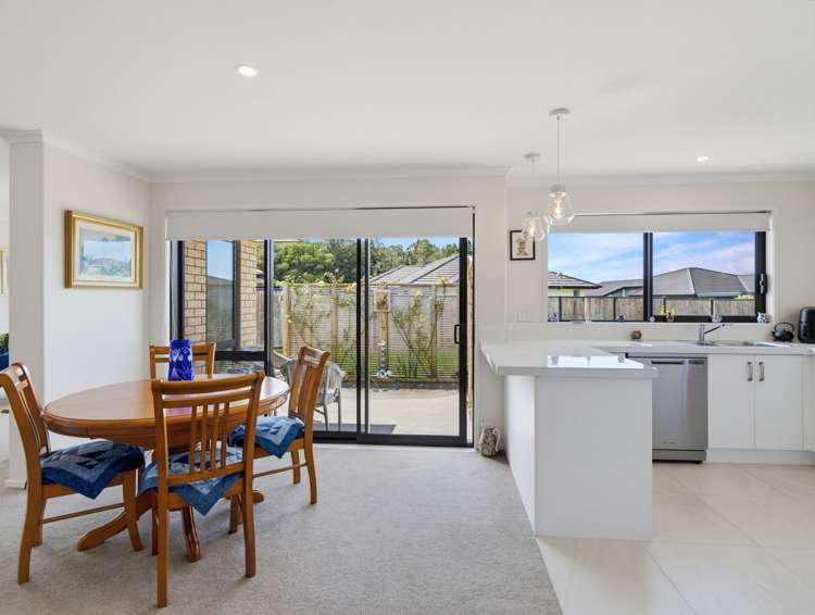 8 Sycamore Drive Te Kamo_8