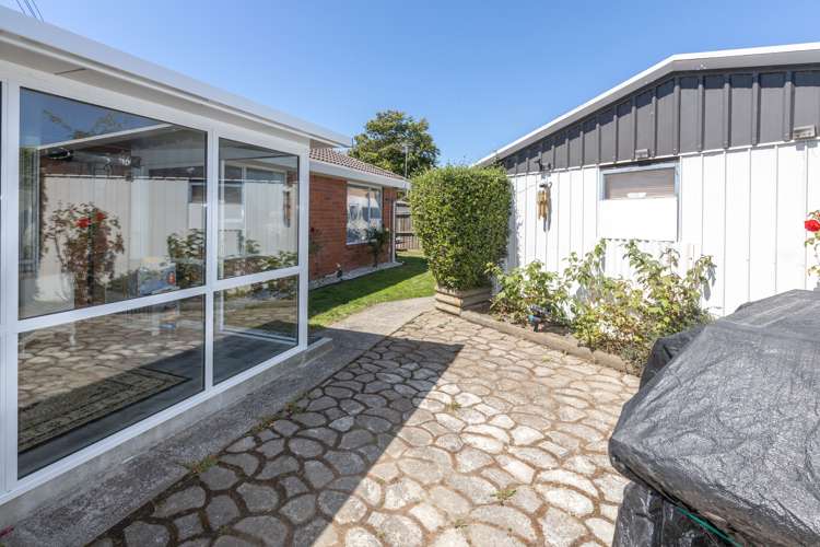 2/18 Dumfries Drive Hei Hei_17