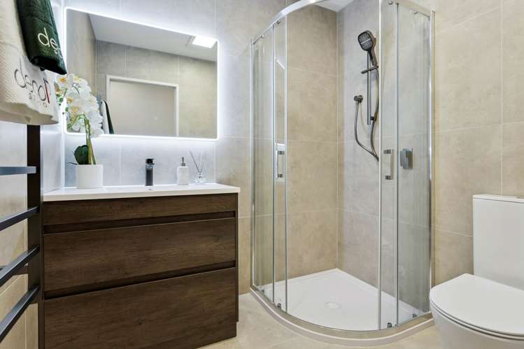 7-9/246 Wairau Road Glenfield_15