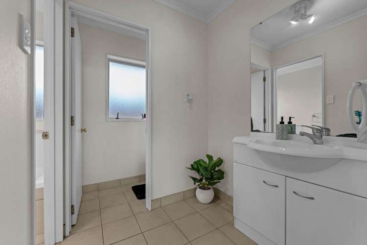 46 Medvale Avenue Flat Bush_21