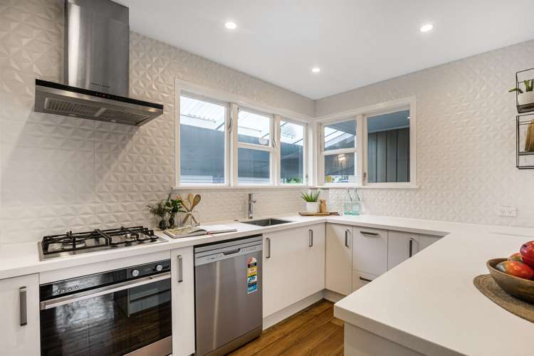 33 Muir Avenue Mangere Bridge_12