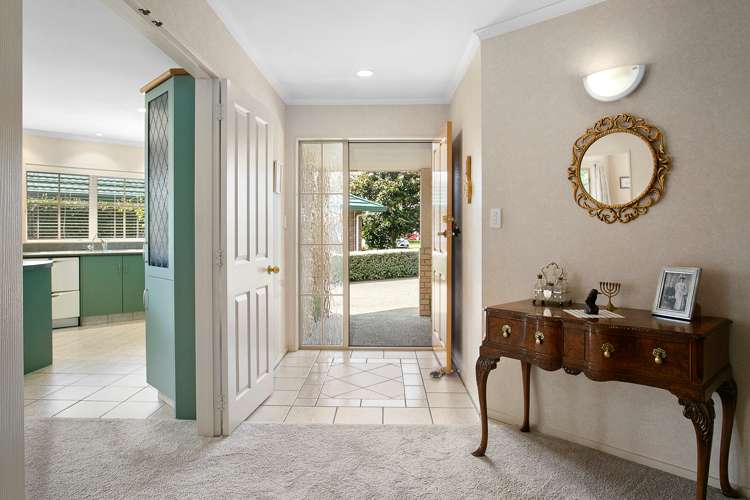 7 Fairburn Place Leamington_1