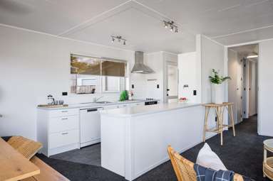 21 Snells Beach Road_4