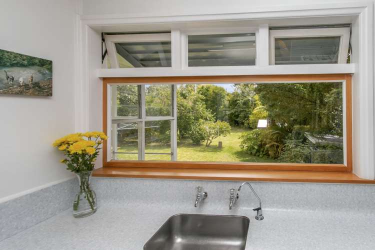 32 Woodward Avenue Mangere Bridge_6