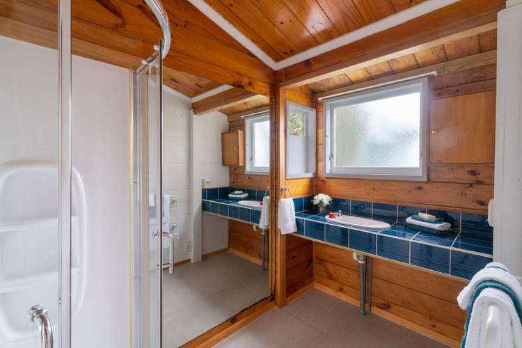 18 Easter Parade Glen Eden_15