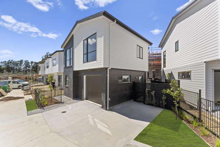 11 Greenbrier Street Westgate_18