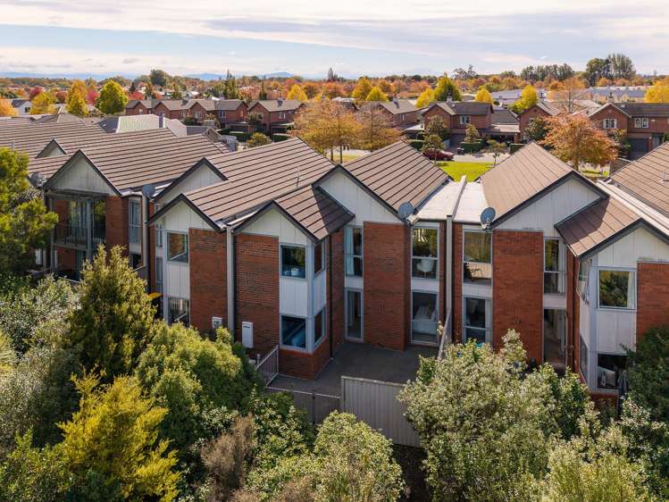 18 Henley Green Northwood_24