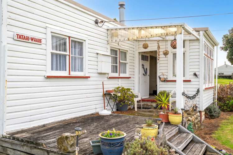 1095 Mataikona Road Mataikona_19