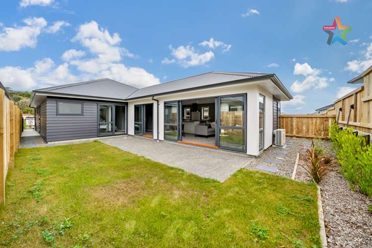 64 Manapouri Grove Kelson_8