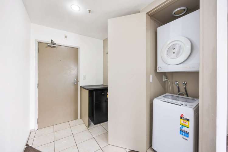 5K/10 Crown Lynn Place New Lynn_11