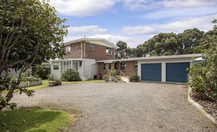 10 Roretana Drive Athenree_1