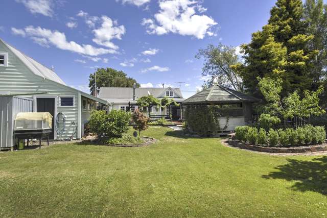 Much Admired Manuka Cottage