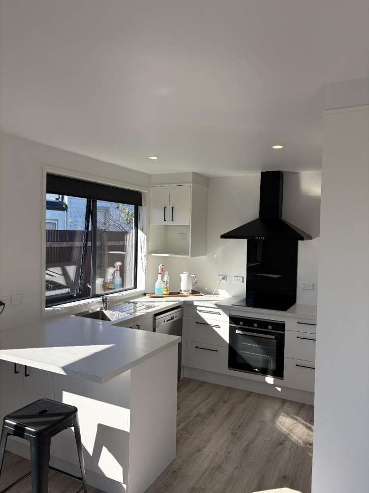 21 De Lautour Road 1052_5