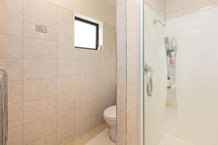 15 Glamis Avenue Strathmore Park_15