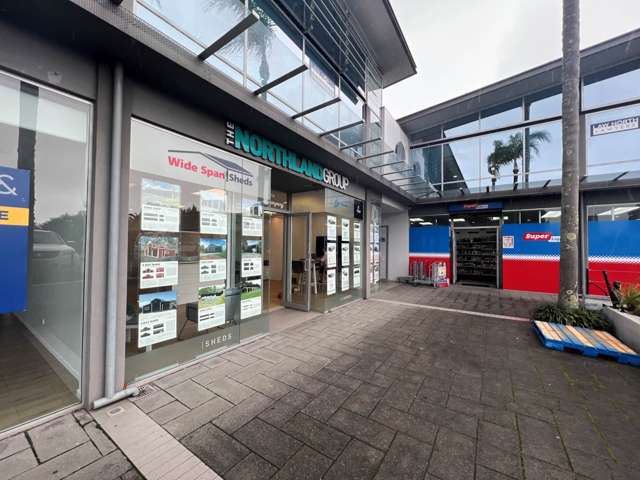 VERSATILE RETAIL, CLINIC OR OFFICE SPACE