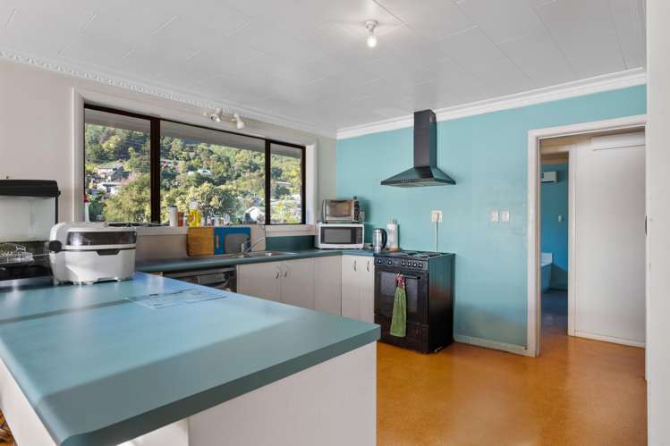 Units 1-3/91 Waikawa Road Picton_19