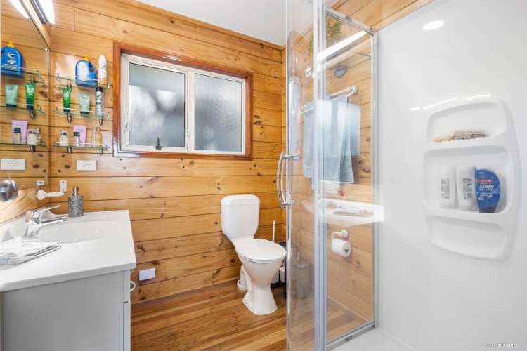 65 Whangaparaoa Road Red Beach_17