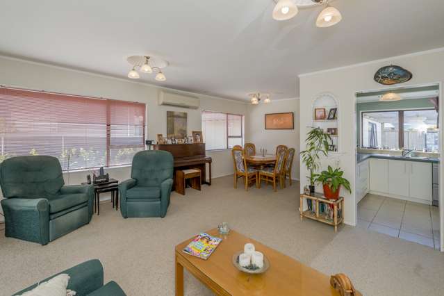 12 Goldie Place Waikanae Beach_3