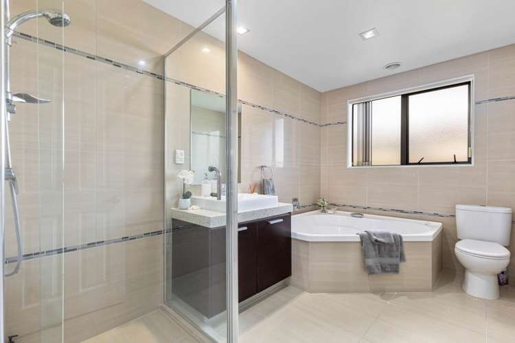 8 Elie Place Wattle Downs_24