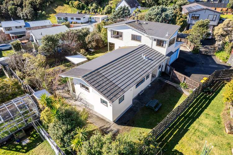 5 Kinloch Place Papakowhai_17