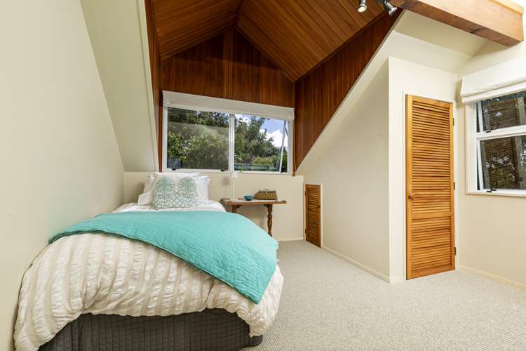 335 Ridge Road Paremoremo_17