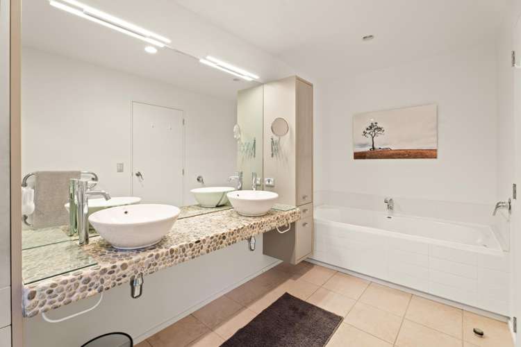 95 Queens Drive Oneroa_22