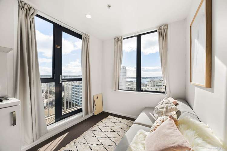 1201/36 Eden Crescent_1