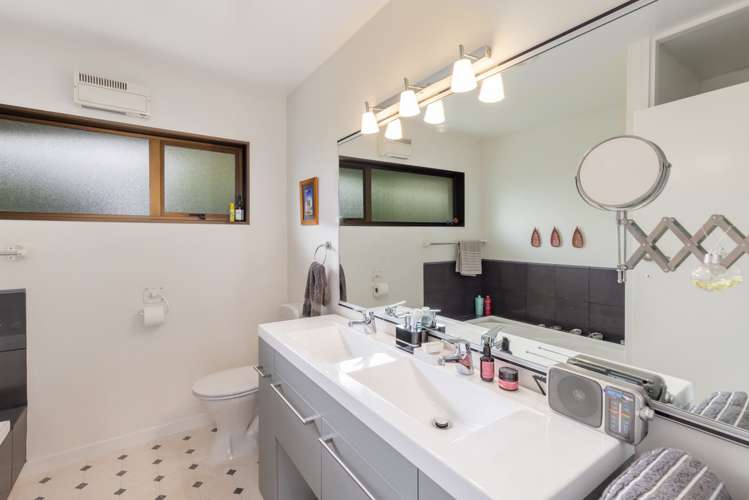 16 Te Papau Crescent Diamond Harbour_13