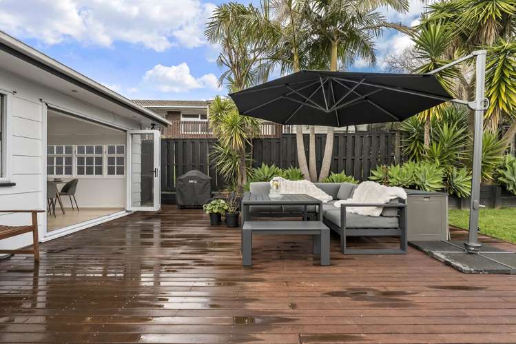 16 Pickwick Parade Mellons Bay_25