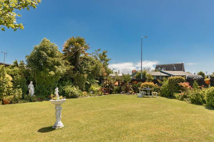 17 Ngahue Crescent Carters Beach_2