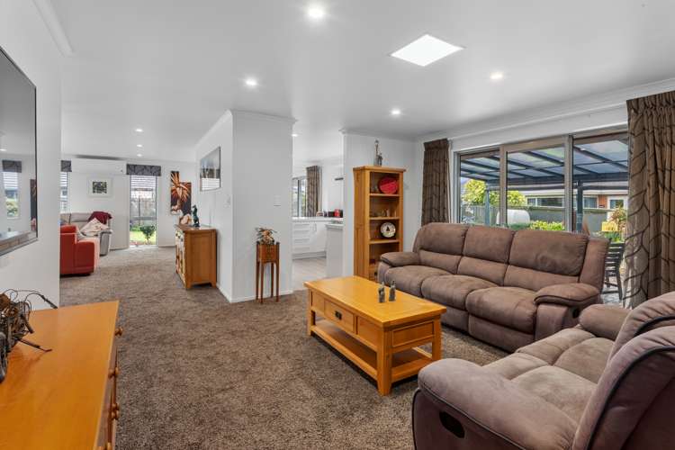 22 Conifer Grove Kamo_5