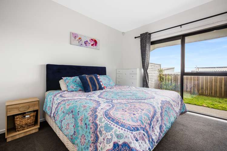 36 Red Beech Avenue Woodridge_13