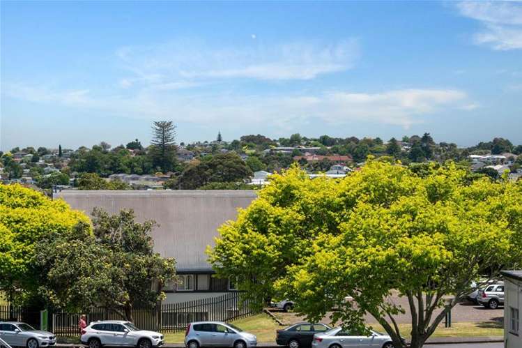 8/5 Cook Street Howick_10