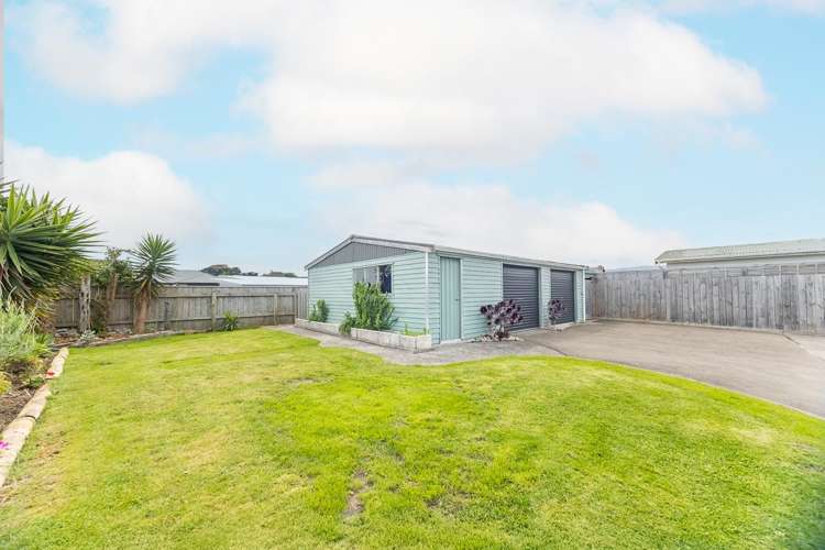 2 Robert McKeen Street Otaki Beach_23