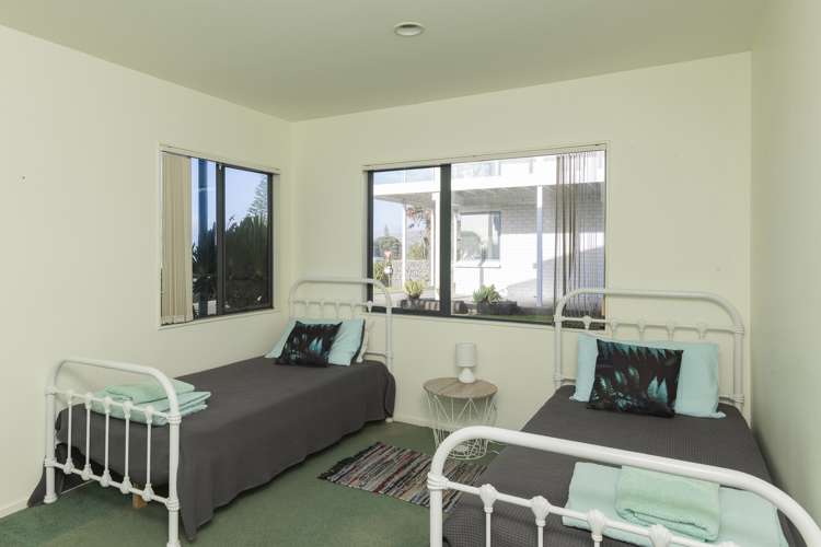 8 Sirrah Street Okitu_13