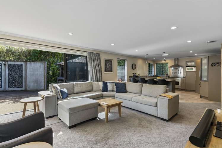 40 Shelter Drive Greenhithe_6