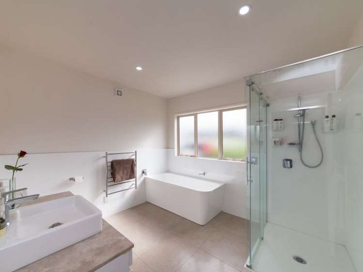 12 Grand Oaks Drive Awapuni_10