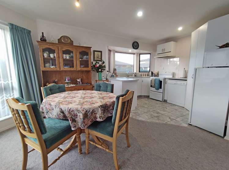 8 Robalan Place Redwoodtown_4
